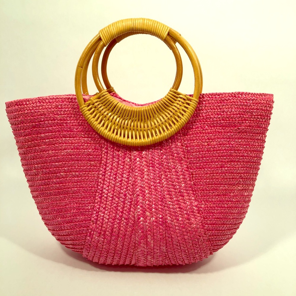 Pink Straw Handbag w/ Wooden Handle